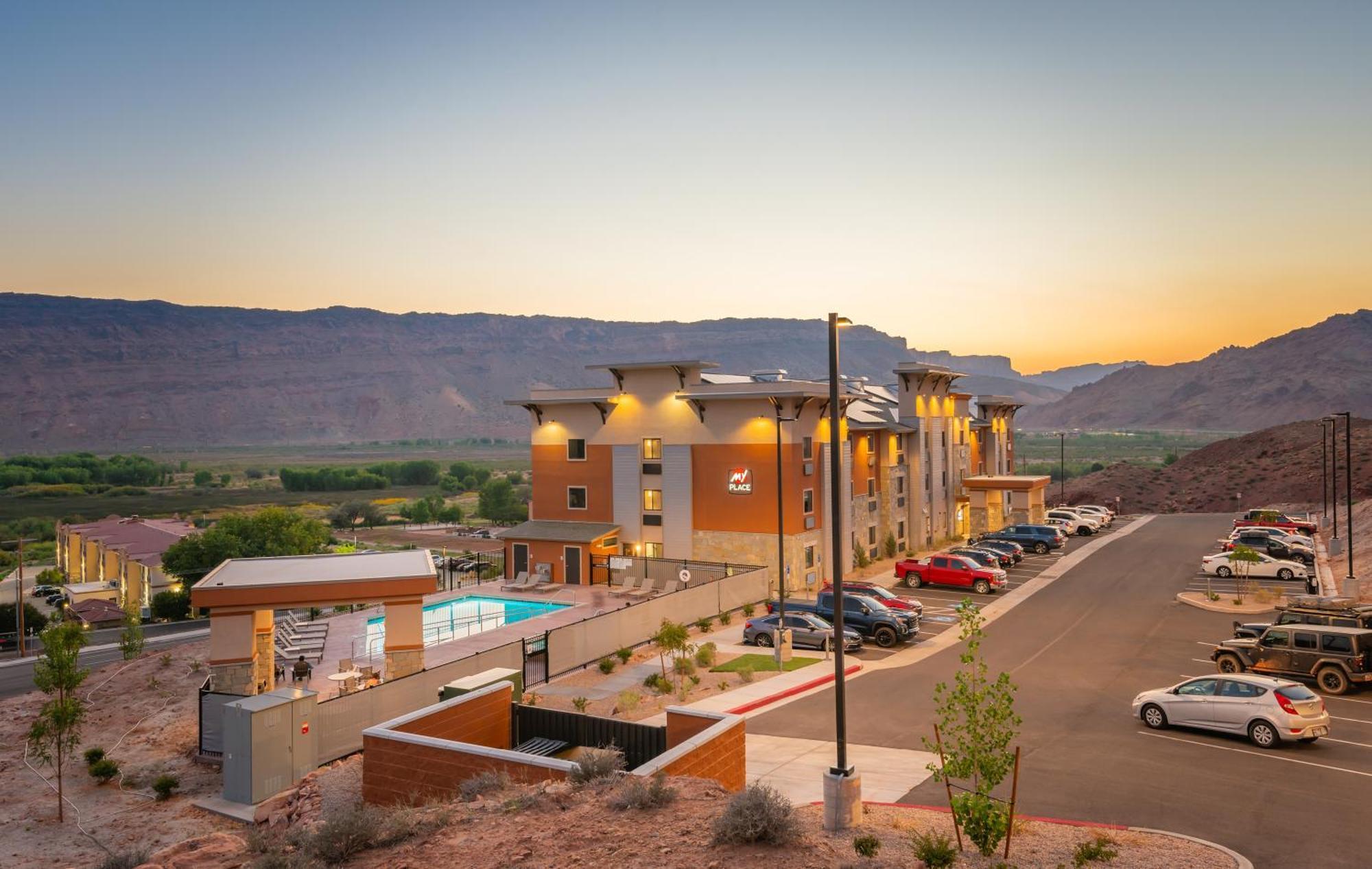 My Place Hotel-Moab, Ut Экстерьер фото